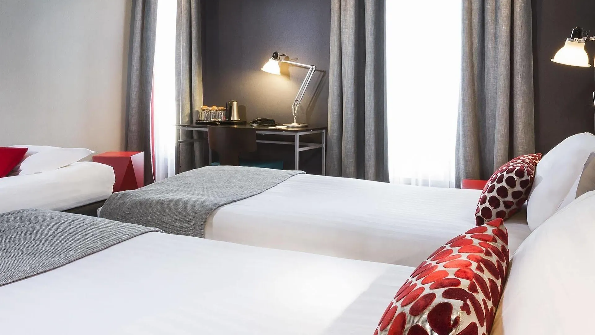 ***  Hotel Garance Париж Франция